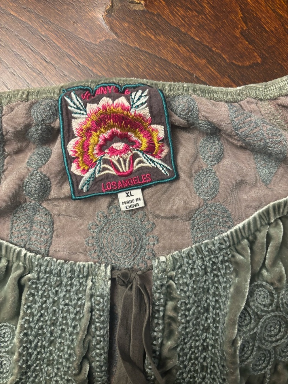 Johnny Was Olive Green Velvet Embroidered Flare Sleeves Tunic- XL - Picture 3 of 9